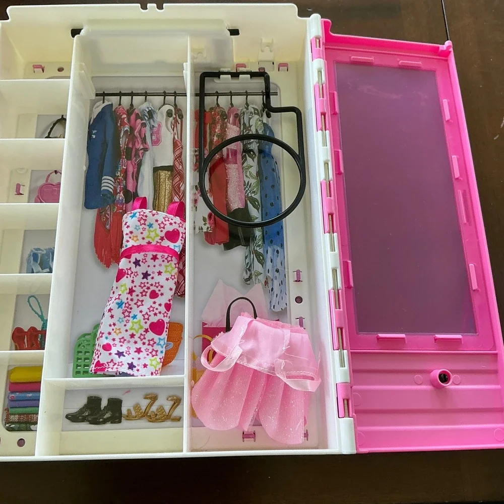 Barbie Fashionistas Ultimate Closet‎ Pink Portable Accessory Storage Case GBK11